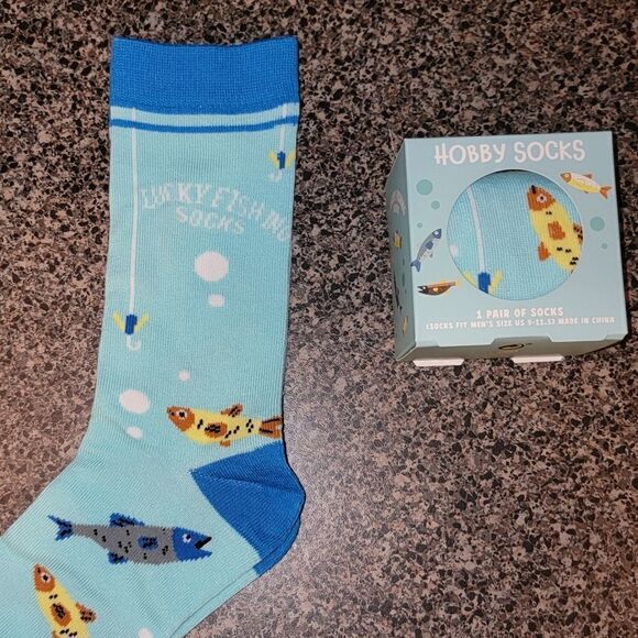 New Fun Hobby Socks My Luck Fishing 🎣 Fish Socks 2 Pair Boxed Individual Bundle - Picture 2 of 4